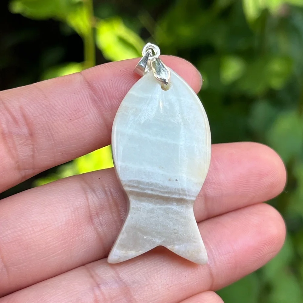 Sterling silver 925 stamped Caribbean calcite‎ fish pendant 1436